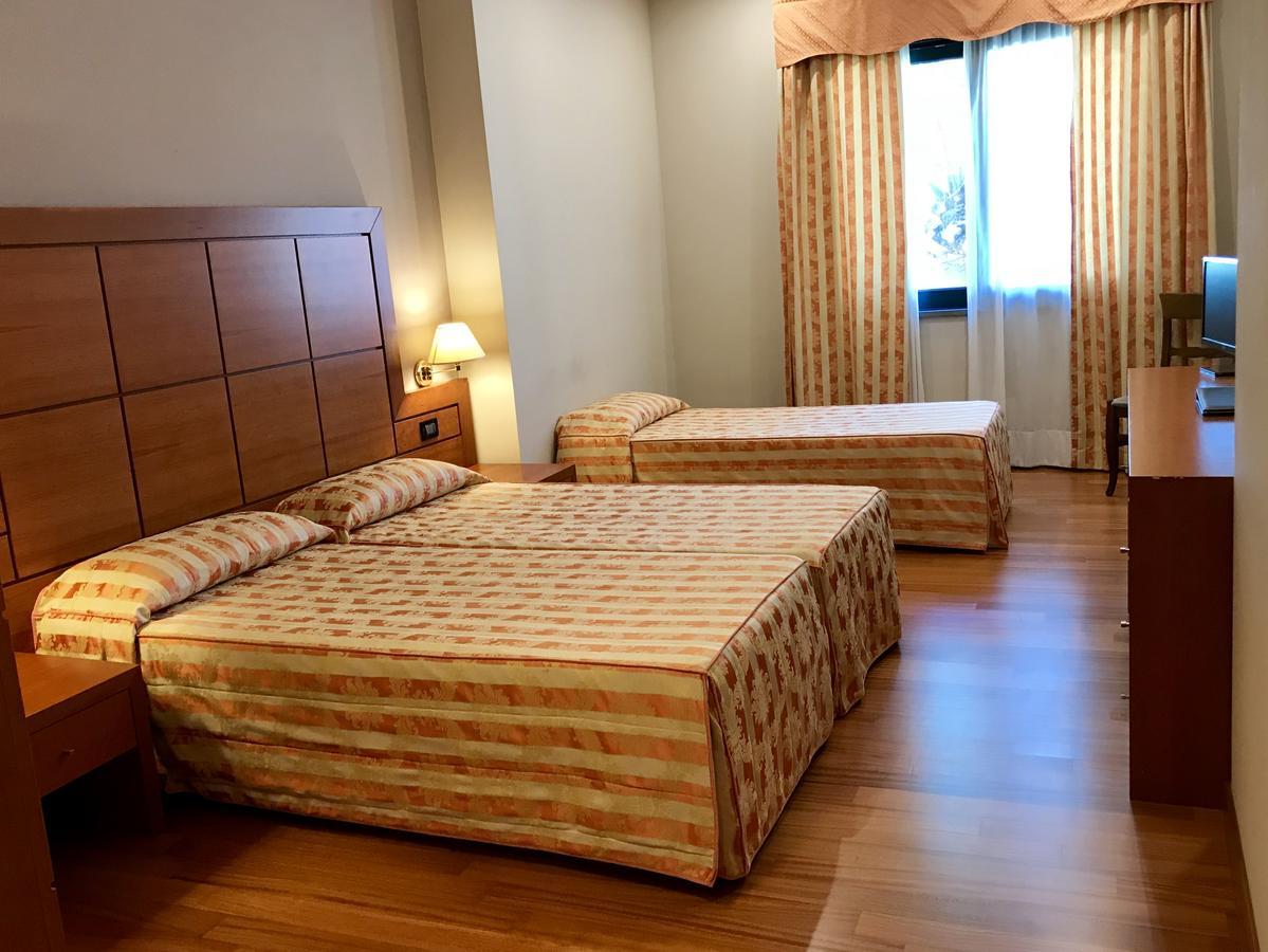 Hotel Grillo アッセミニ エクステリア 写真